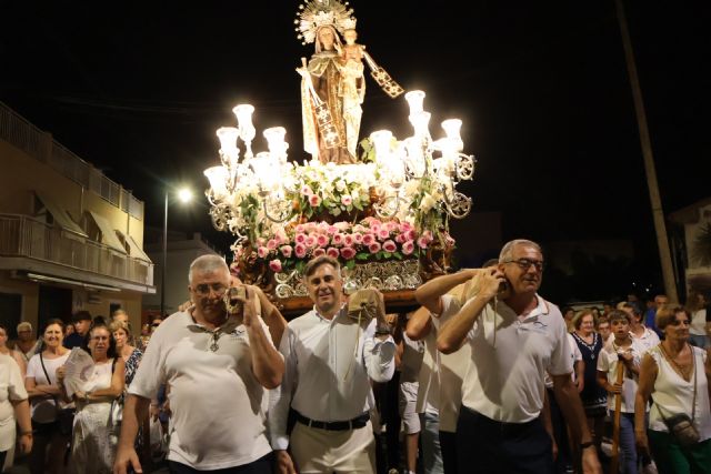 La Virgen del Carmen culmina su festividad con el tradicional regreso a San Pedro del Pinatar