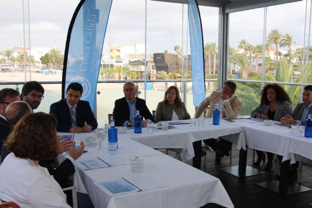 La Comunidad lanza una campaña dirigida a escolares para impulsar la actividad náutica en el Mar Menor