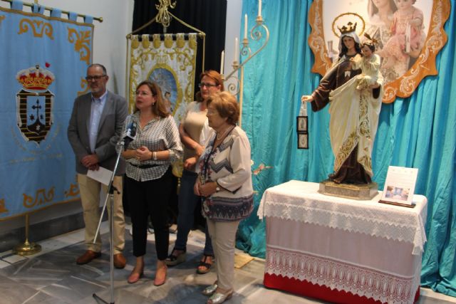Una exposición recorre los 125 años de historia de la Romería de la Virgen del Carmen
