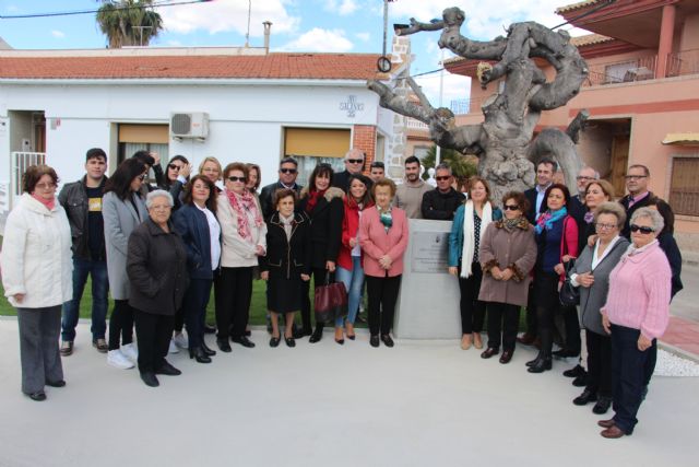 La avenida de Las Salinas cuenta ya con el nuevo parque José Castejón García 'El Guijas'