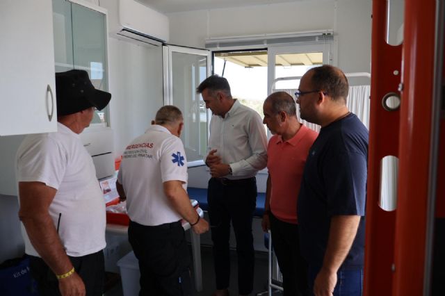 San Pedro del Pinatar instala tres nuevo módulos de primeros auxilios en playas
