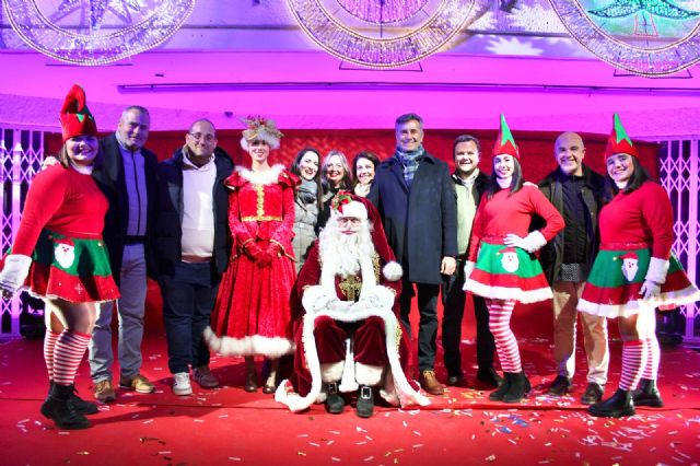 Papá Noel pasea la “Fantasía de Nadidad” por San Pedro del Pinatar