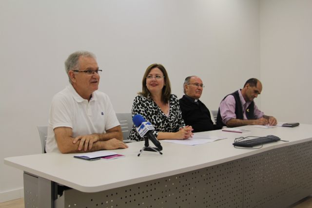 Vicente García Hernández presenta 'Piedras Rodadas' en San Pedro del Pinatar