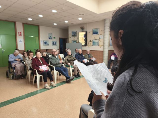 El poder de una palabra amable: jóvenes y mayores comparten una jornada inolvidable