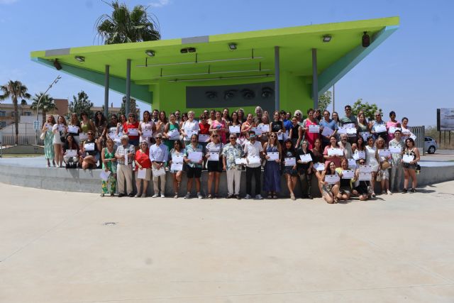 La Universidad Popular entrega los diplomas de 11 de los más de 30 cursos impartidos este año
