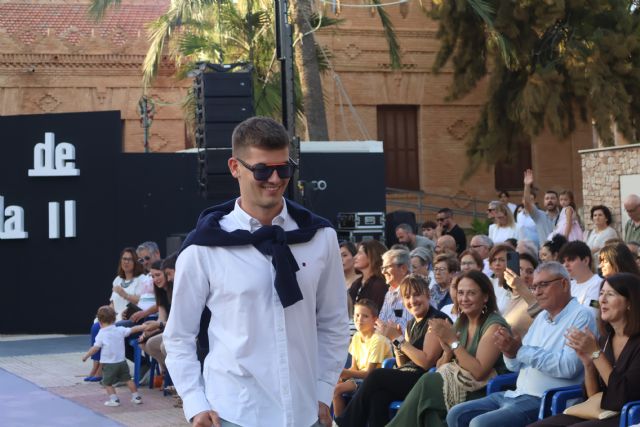El pequeño comercio convierte San Pedro del Pinatar en una gran pasarela de moda