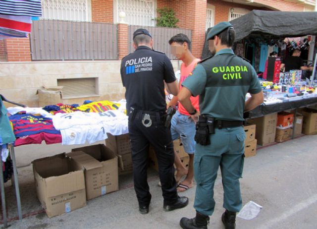 Incautadas más de 3.000 prendas textiles deportivas falsificadas en San  Pedro del Pinatar