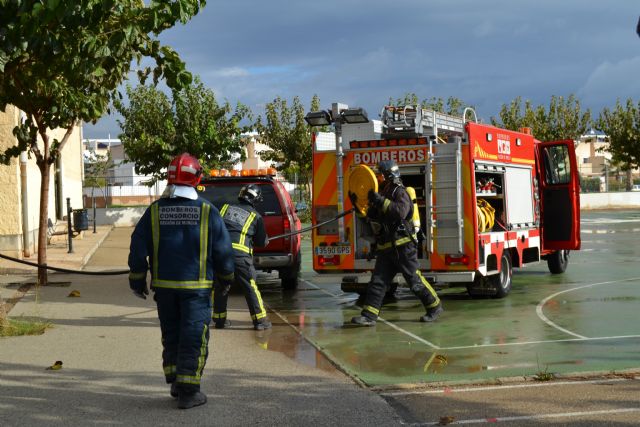 Los bomberos coordinan simulacros de incendios y evacuación en los institutos de San Pedro del Pinatar