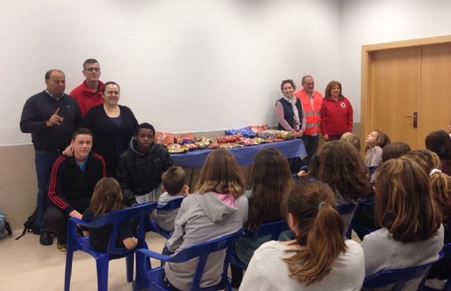 El Albergue Juvenil de San Pedro del Pinatar organizó una recogida de alimentos