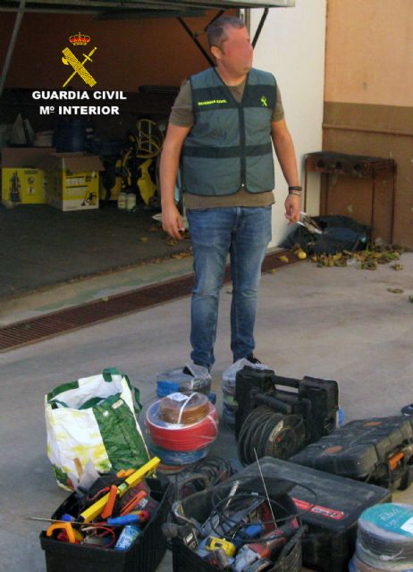 La Guardia Civil esclarece en San Pedro del Pinatar una decena de robos en vehículos