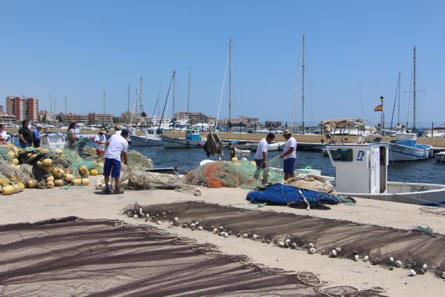 Ayuntamiento y Cofradía de pescadores continúan apostando por la profesionalización del sector