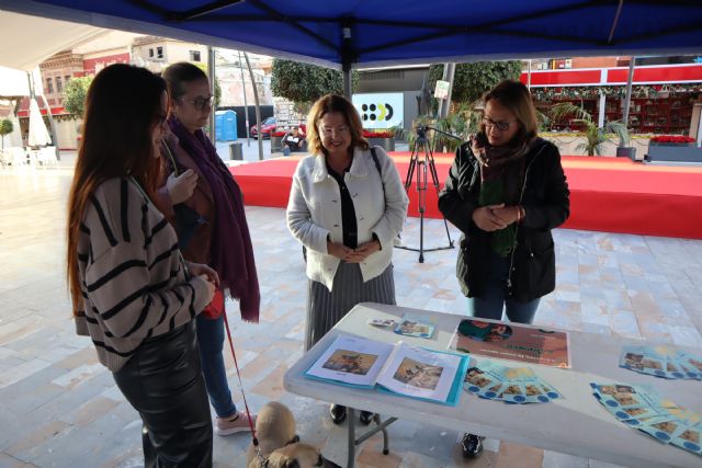 Ayuntamiento y Esprineco animan a una adopción responsable de mascotas
