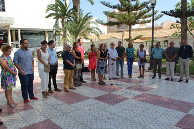 San Pedro del Pinatar muestra su solidaridad con las vítimas de los atentados de Barcelona y Cambrils