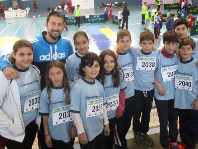 Alumnos del CEIP 'Los Antolinos' en la Final Regional  'Jugando al Atletismo'