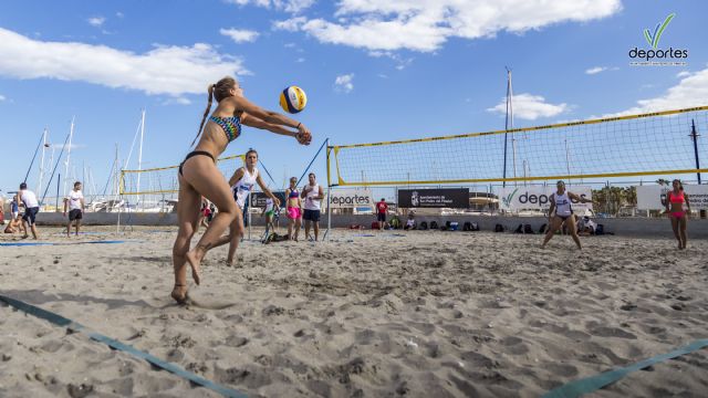 83 equipos participaron en el primer Torneo 'Villananitos Beach Volleyball'