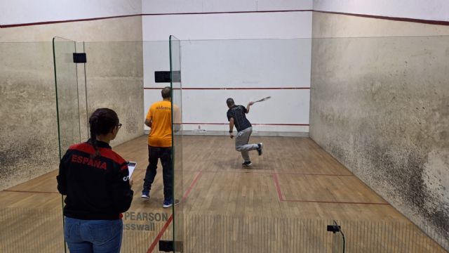 El pinatarense Pablo Elías Martínez se alza con el campeonato de España de squash inclusivo