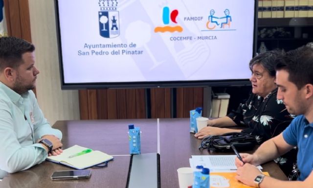 El Ayuntamiento de San Pedro del Pinatar y FAMDIF coordinan mejoras de accesibilidad en el municipio