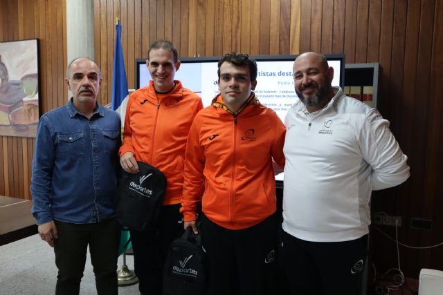 El Ayuntamiento recibe a Pablo Elías Martínez y Antonio Reche Galera, deportistas de Aidemar