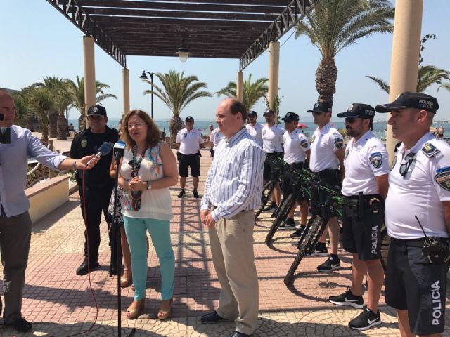 El director general de Seguridad Ciudadana asiste a la presentación de la Unidad de Playa de la Policía Local de San Pedro del Pinatar