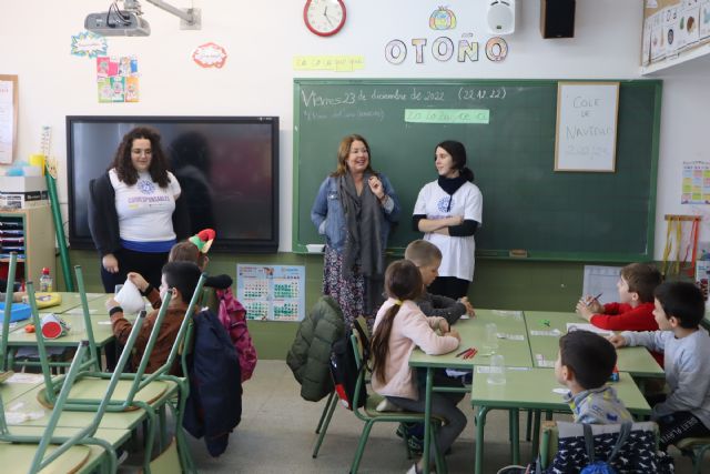 El Colegio Las Esperanzas acoge la escuela de Navidad con más de un centenar de niños