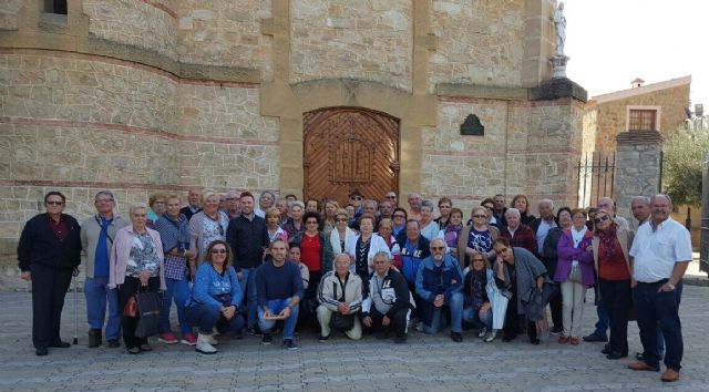 Los mayores de los hogares del pensionista visitan La Puebla de Don Fadrique en Granada