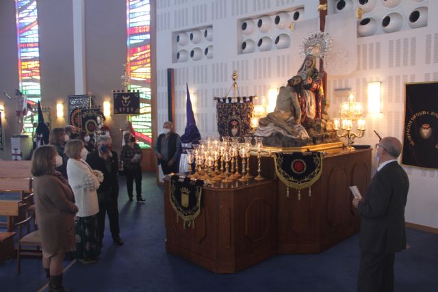 La Iglesia de la Santísima Trinidad acoge una exposición para conmemorar una Semana Santa diferente