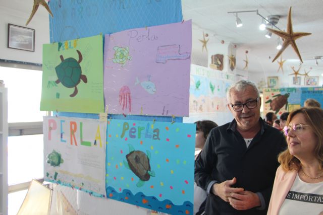 Los niños proponen diferentes nombres para la tortuga Boba del Museo del Mar