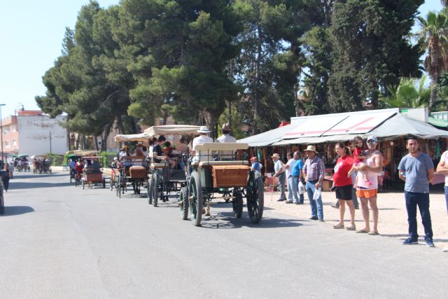 Carruajes, calesas y carros recorren San Pedro del Pinatar