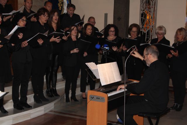 Coral Patnia repasa la polifonía sacra con 'Voces de Pasión', dentro de la Semana Santa pinatarense